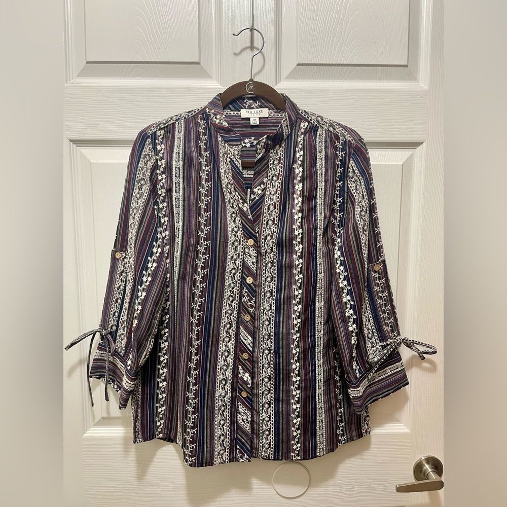 Tru Luxe Womens Button Top Textured Embroidered Floral Size M 3/4 Sleeve NWT